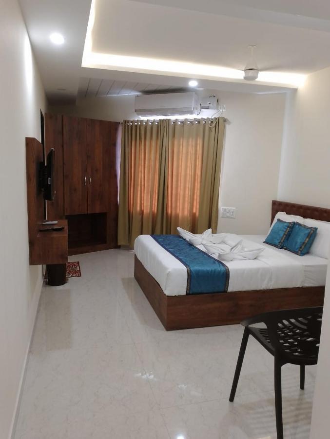 Hotel Rajdhani 门格洛尔 外观 照片