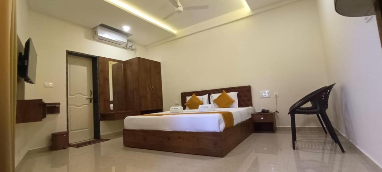 Hotel Rajdhani 门格洛尔 外观 照片